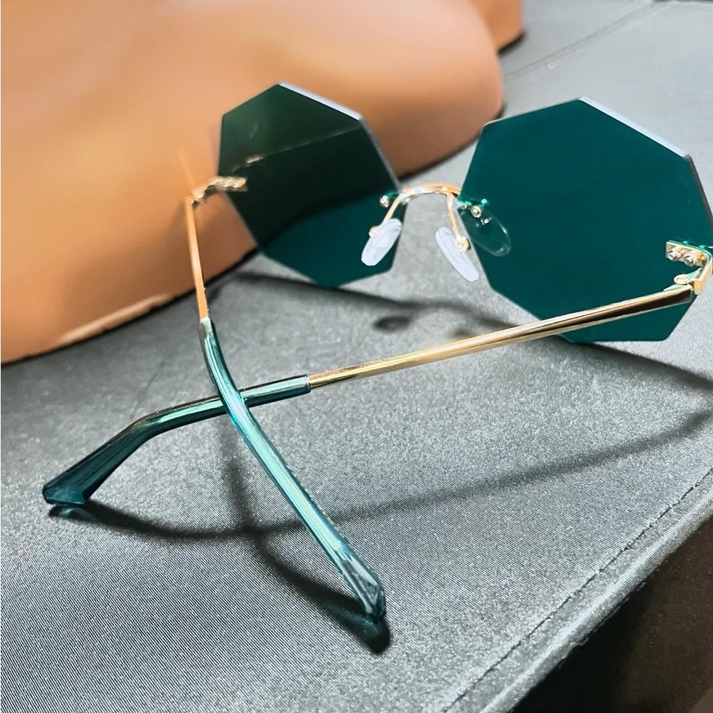 New! Retro Rimless Frames - Picture 3 of 6